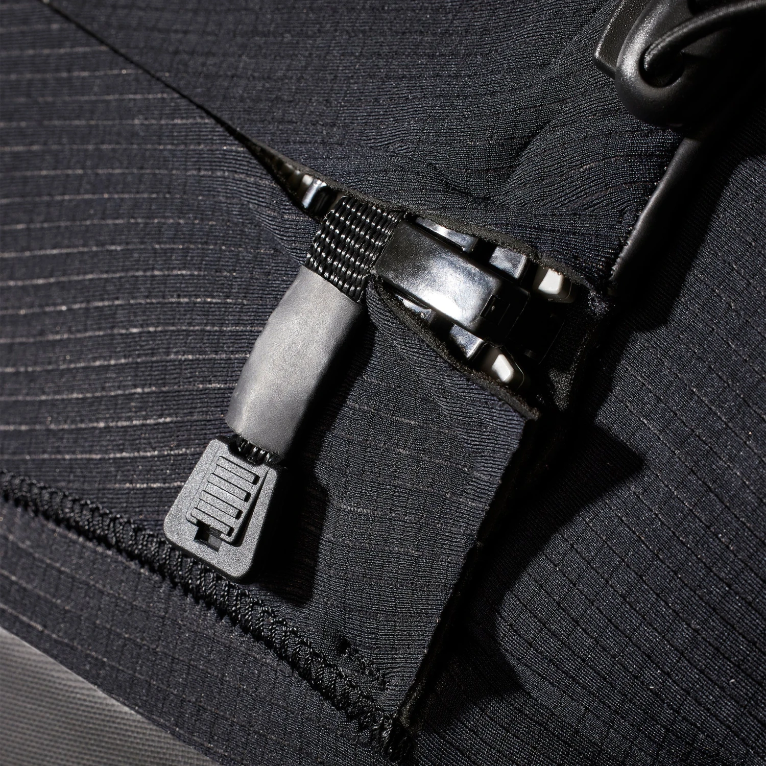 Men's Infiniti Hooded 5/4mm Full Wetsuit 9 Men's Infiniti Hooded 5/4mm Full Wetsuit - Image 7