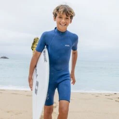 Youth Axis Short Sleeve Springsuit 2mm -Fit Wetsuit Xcel SP24 HI Brian Bielmann003510027 Hoku DeSoto Kids AxiSS S Back Zip Spring 2mm KN210AX2 SAP web
